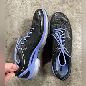Women's Size us 9 ECCO Yak Biom Natural Motion Walking Shoes Black blue # 3583